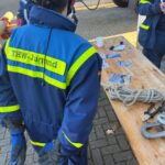 Stiche und Bunde: Sicher verbinden – die Jugendlichen zeigen saubere Knotenarbeit. (Foto: THW)